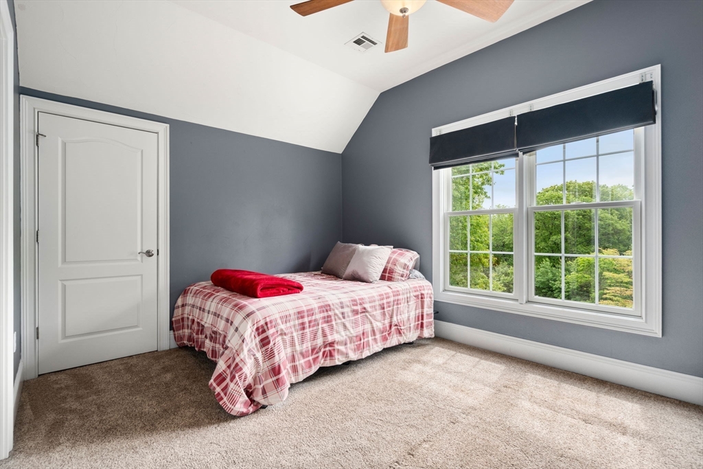 38 Blueberry Ln
