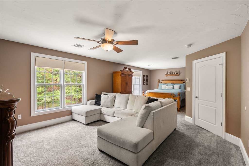 38 Blueberry Ln