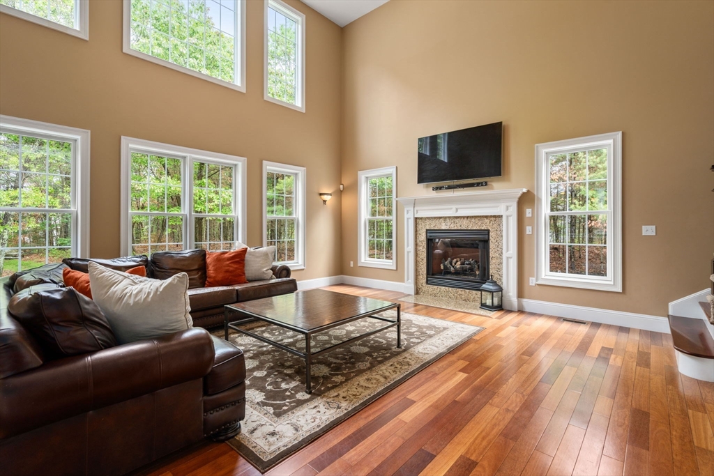 38 Blueberry Ln