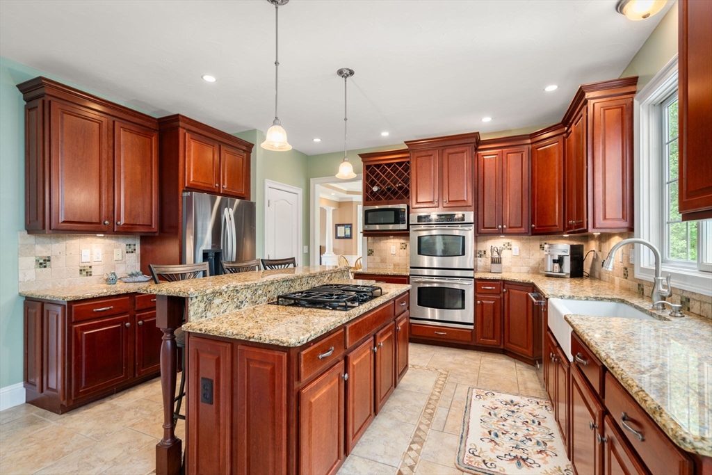 38 Blueberry Ln