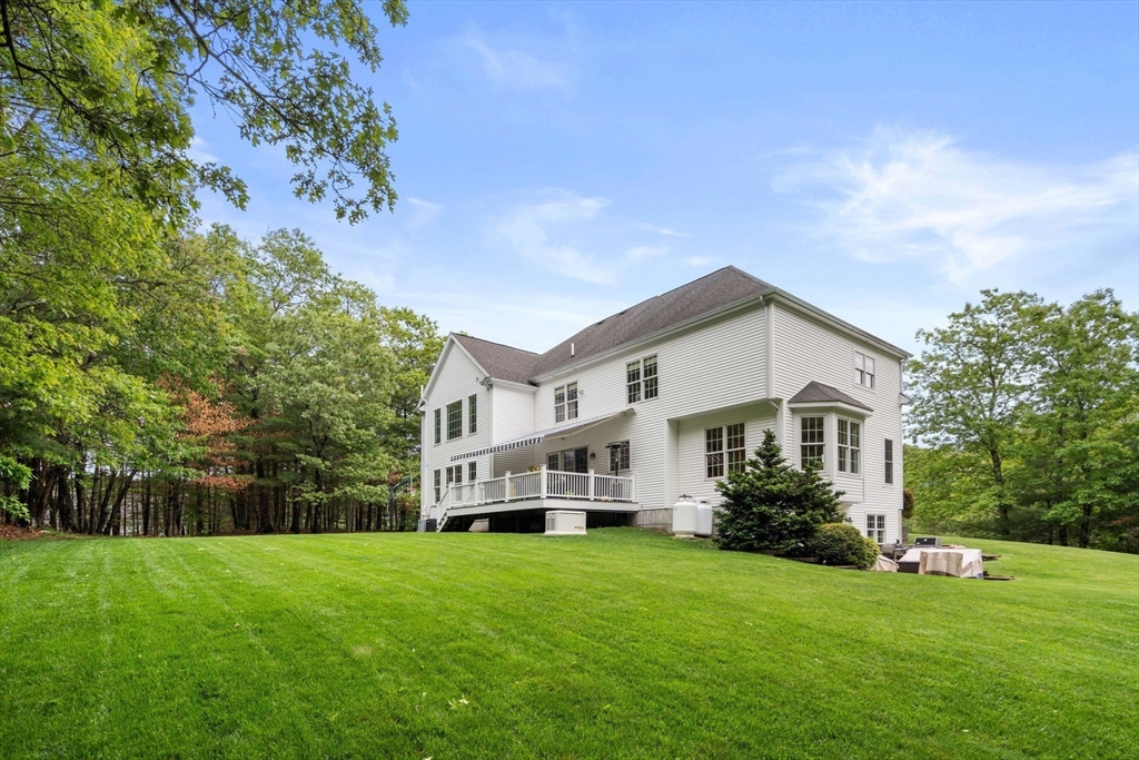38 Blueberry Ln
