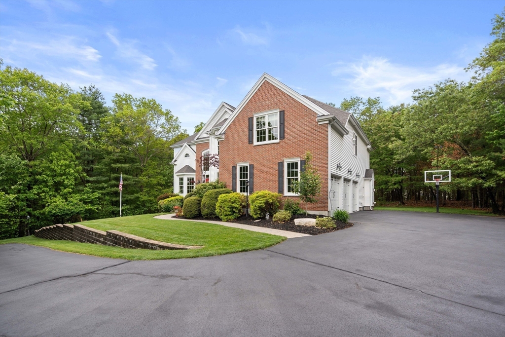 38 Blueberry Ln