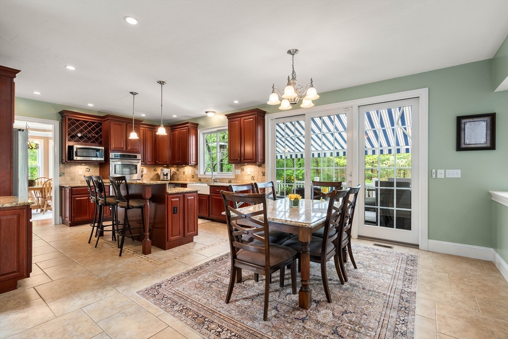 38 Blueberry Ln