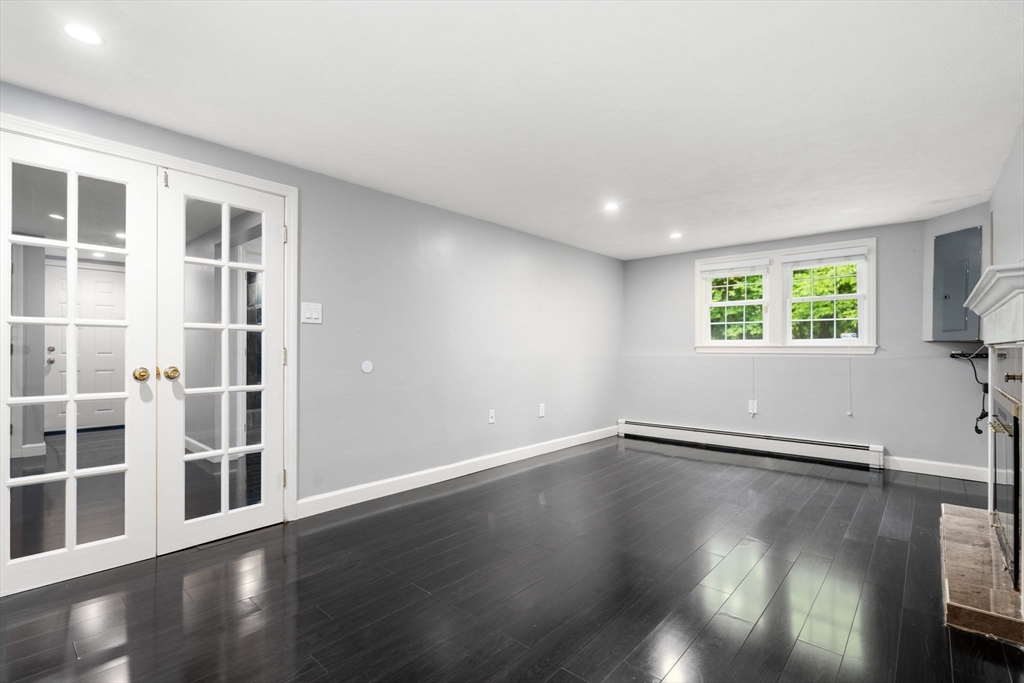 231 Totten Pond Rd