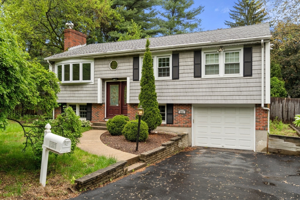 231 Totten Pond Rd