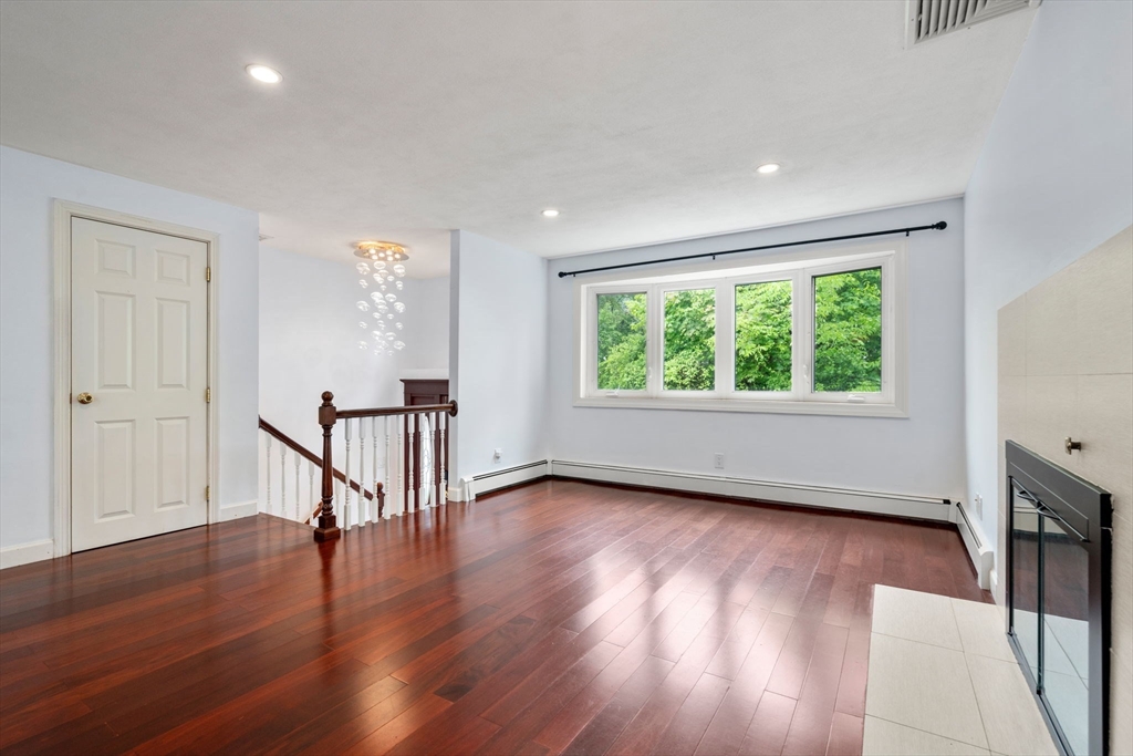 231 Totten Pond Rd