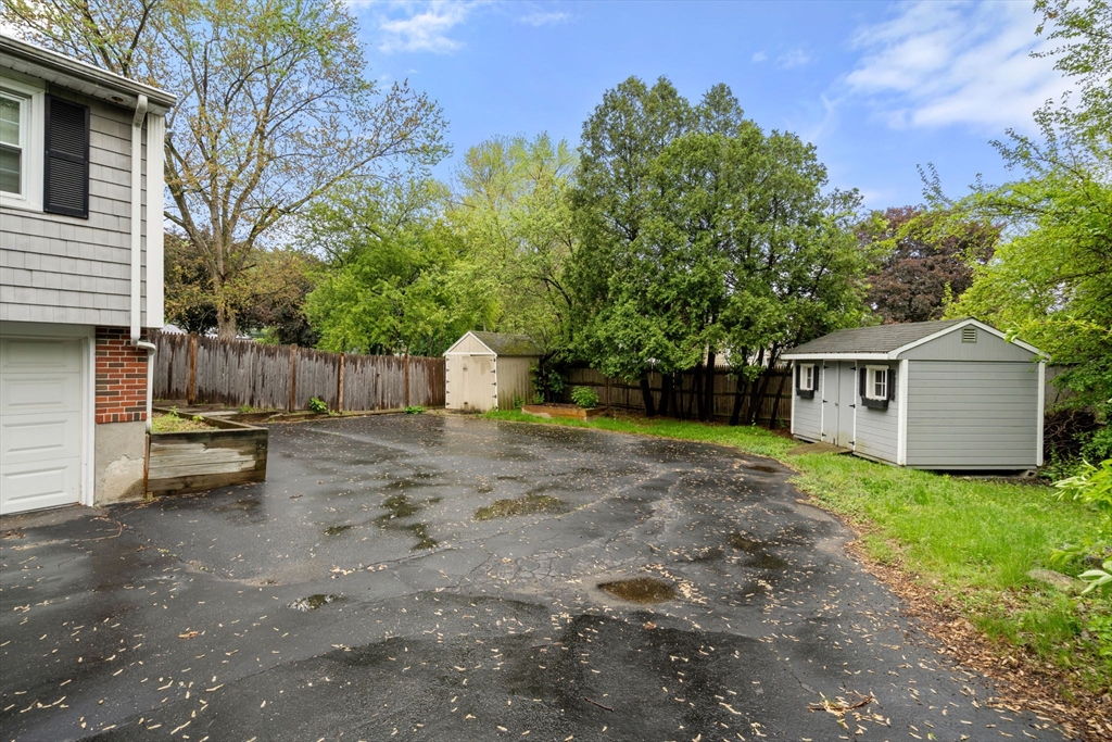 231 Totten Pond Rd