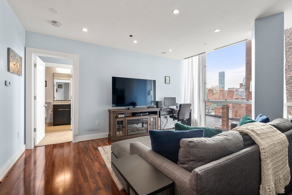 30 Union Park St # 406