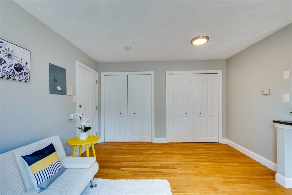7 Mortimer Pl # 6