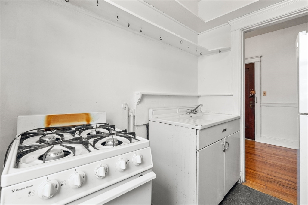 69 Quint Ave # 7