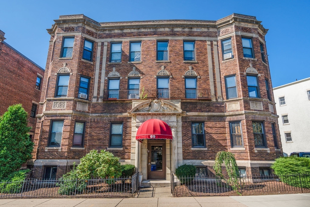 69 Quint Ave # 7