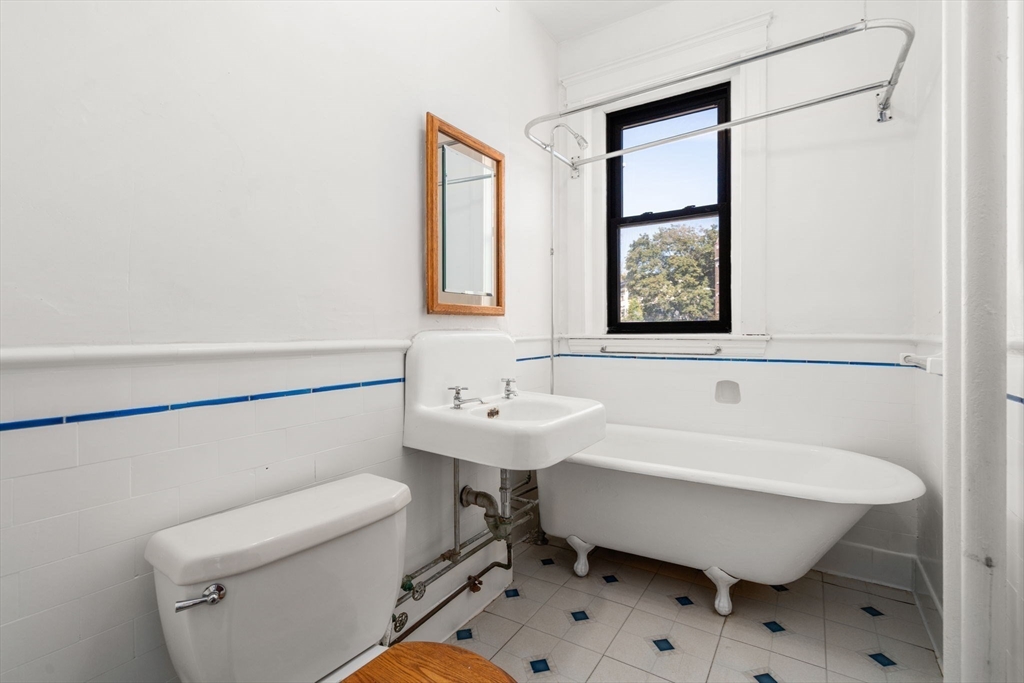 69 Quint Ave # 7