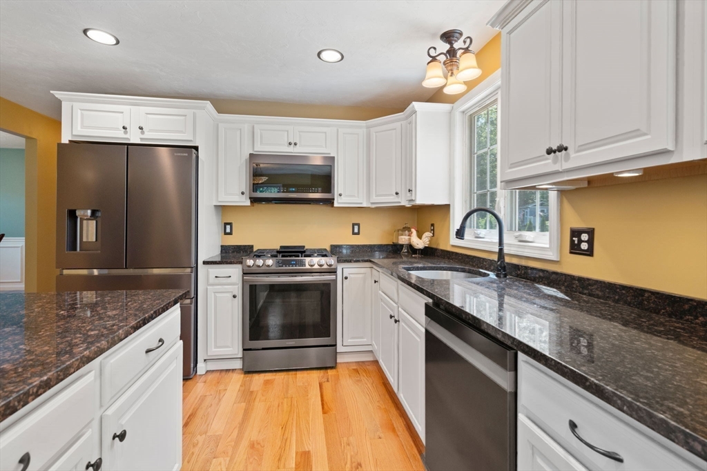 9 Devol Ave
