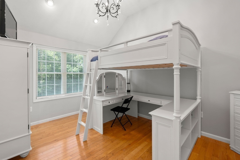 9 Devol Ave
