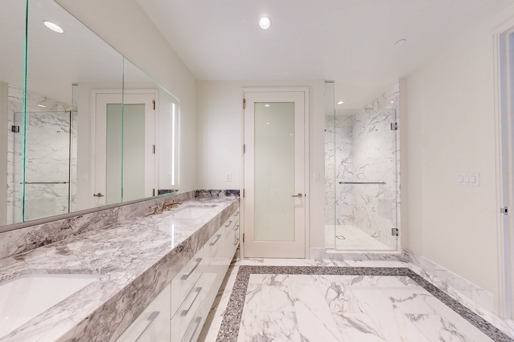 240 Devonshire Street # 4001