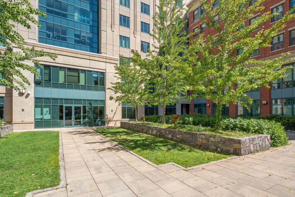 1 Nassau St # 1102