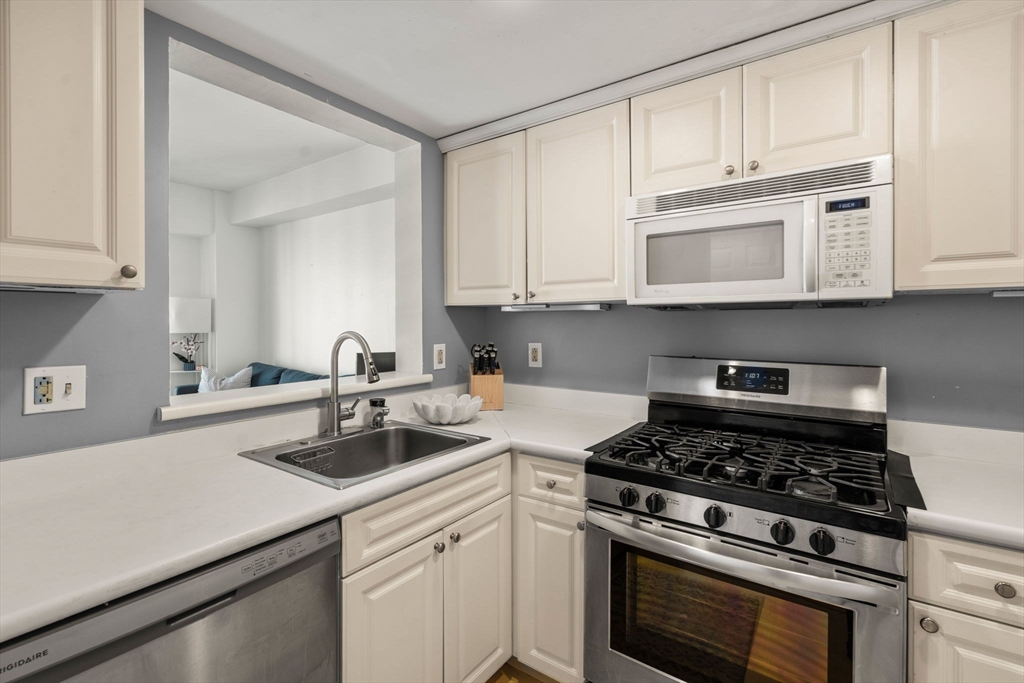 1 Nassau St # 1102