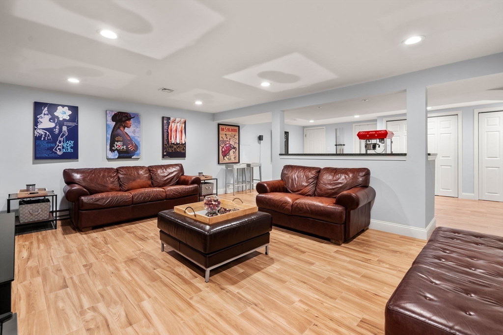 4 Cunningham Lane