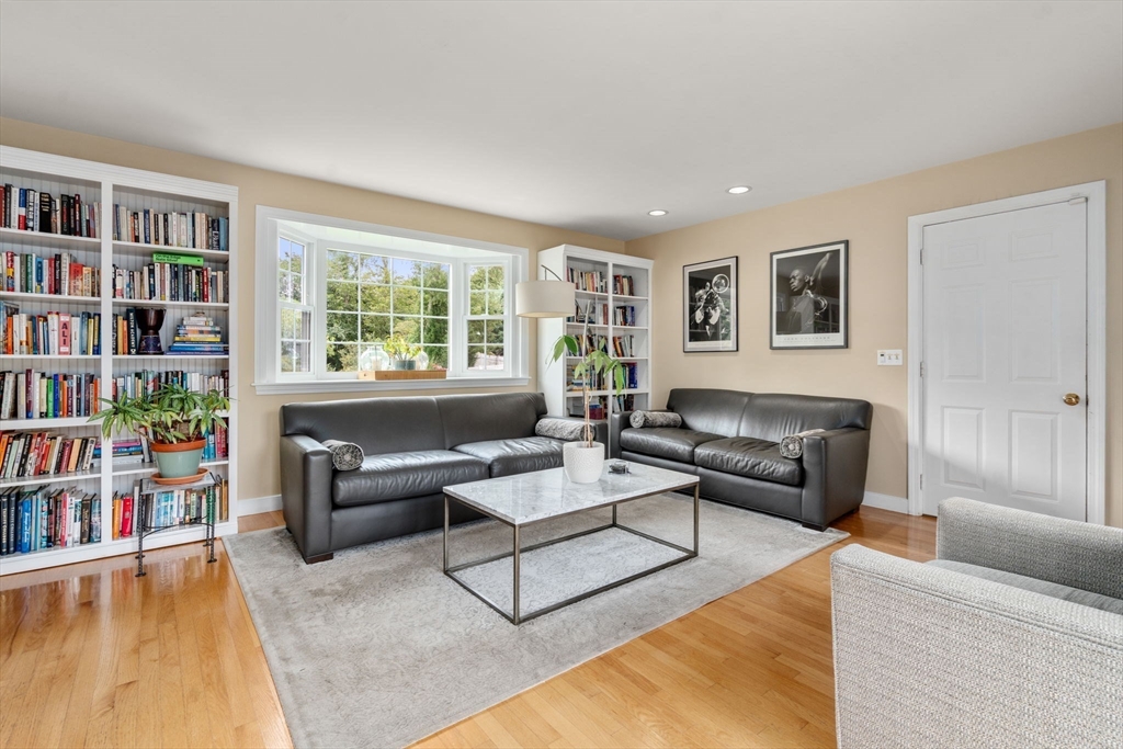 4 Cunningham Lane