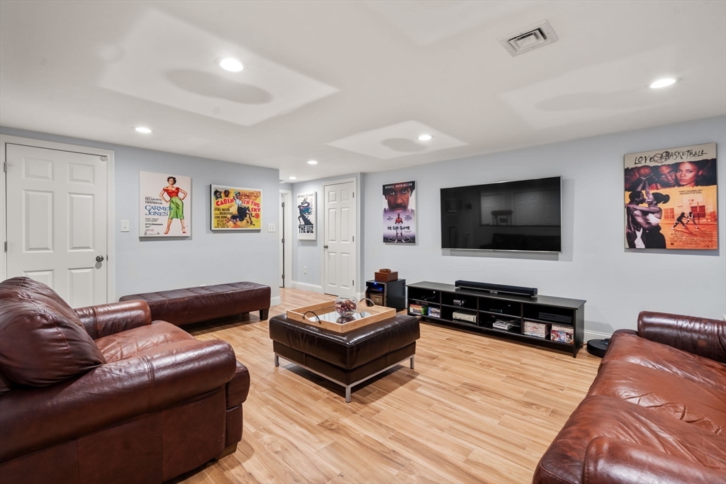 4 Cunningham Lane