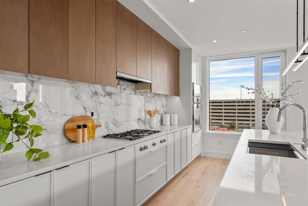 595 Albany Street PH