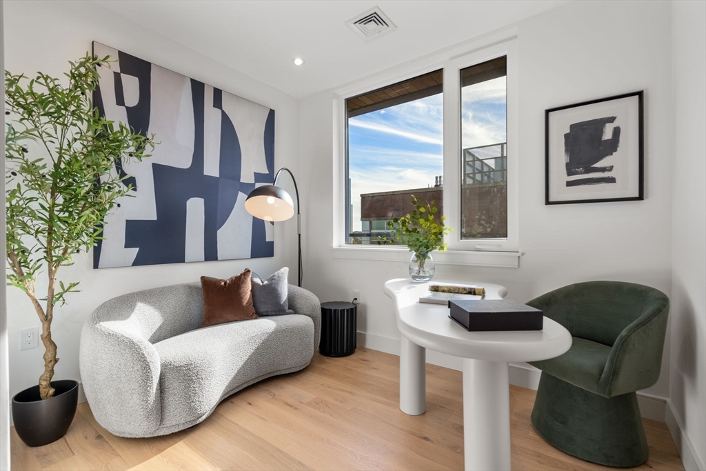 595 Albany Street PH