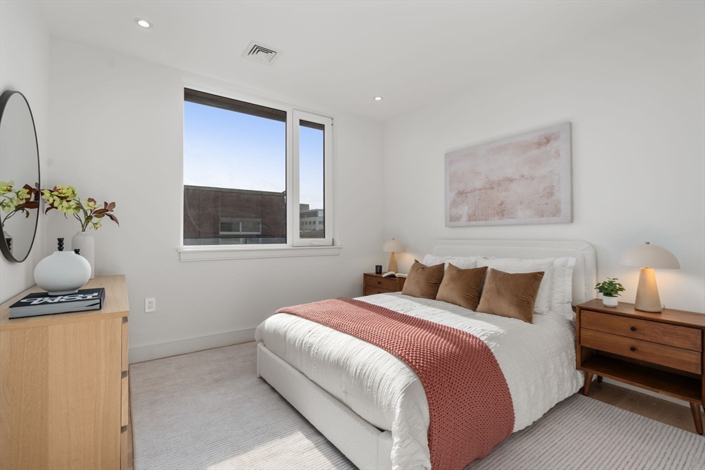 595 Albany Street PH