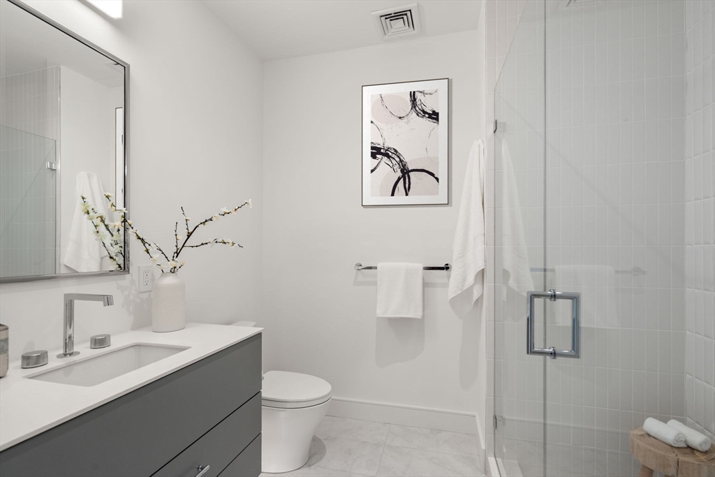 595 Albany Street PH