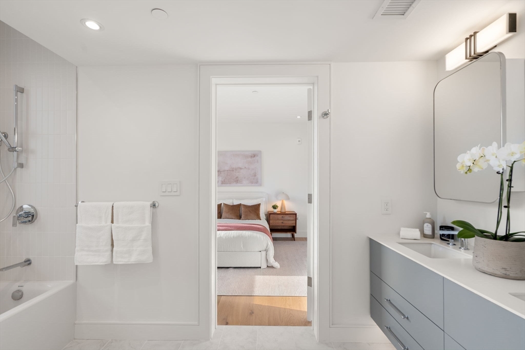 595 Albany Street PH