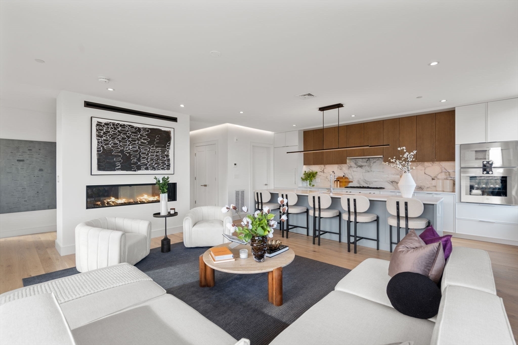 595 Albany Street PH