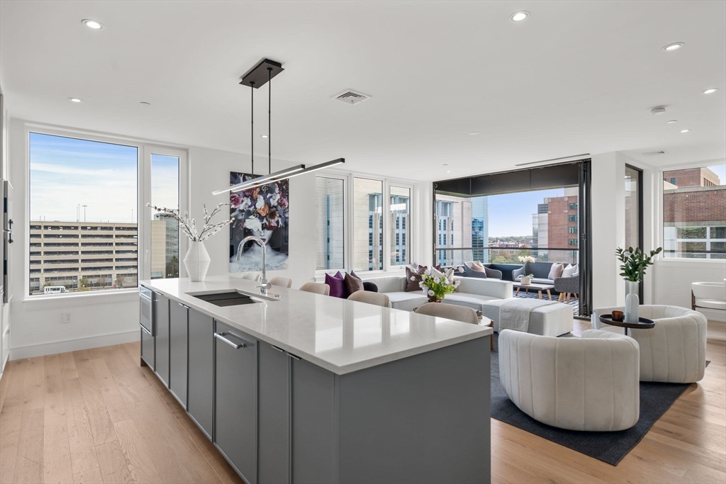 595 Albany Street PH