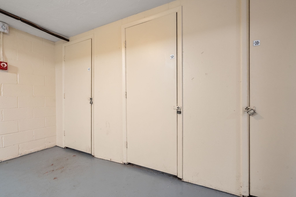 8 Kingswood Dr # D5