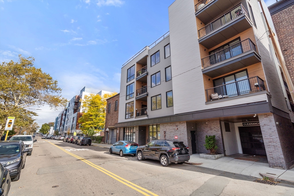 275-279 Border St # 302