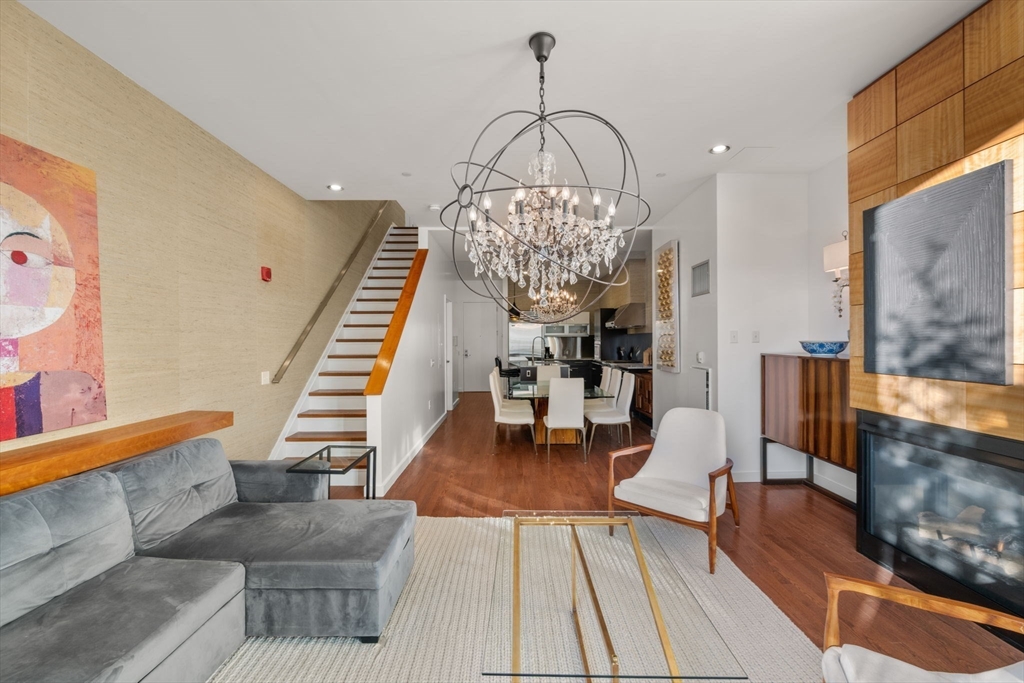88 Kingston Street # 7C Unit: PH-7C