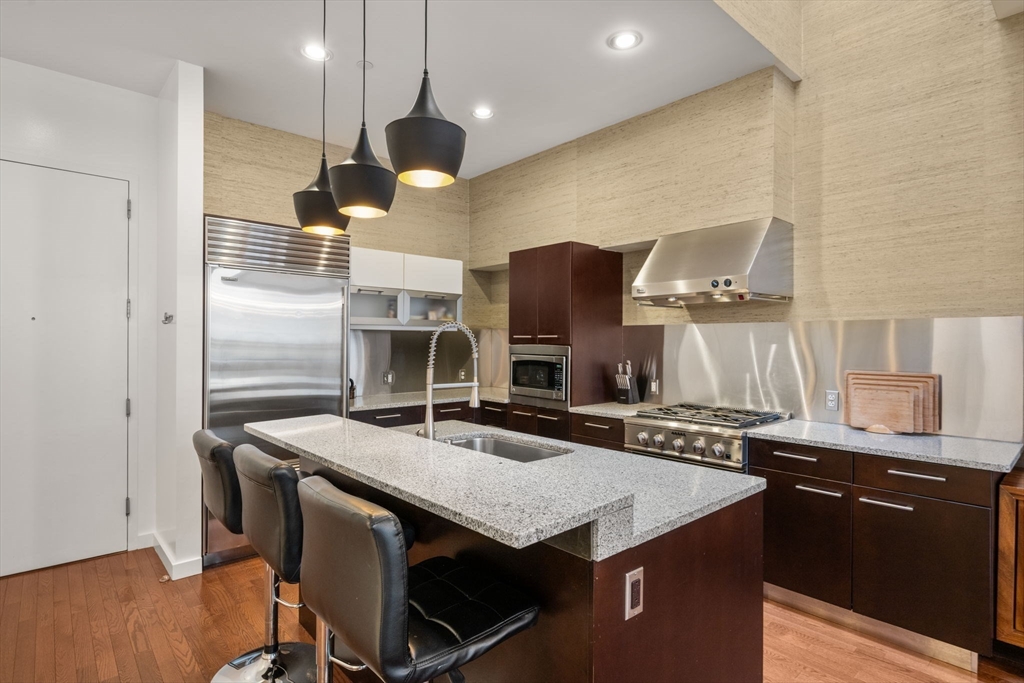 88 Kingston Street # 7C Unit: PH-7C