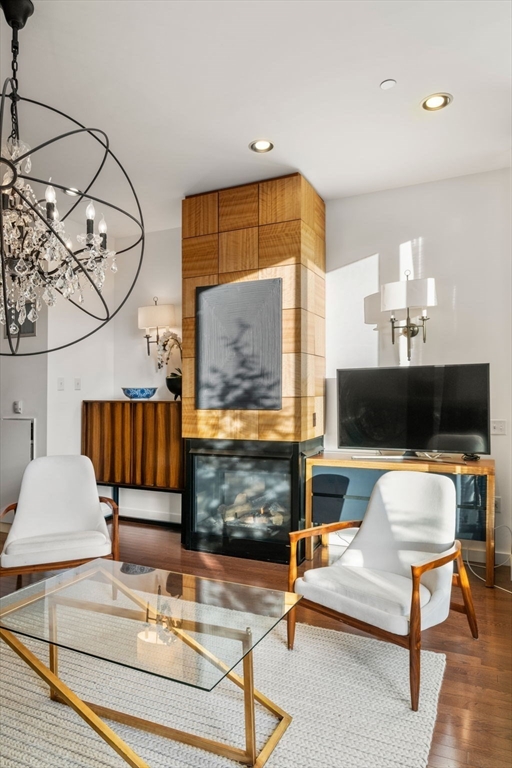 88 Kingston Street # 7C Unit: PH-7C