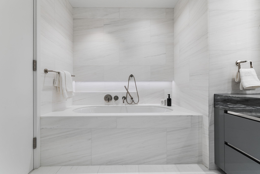 682 Atlantic Ave # 49H