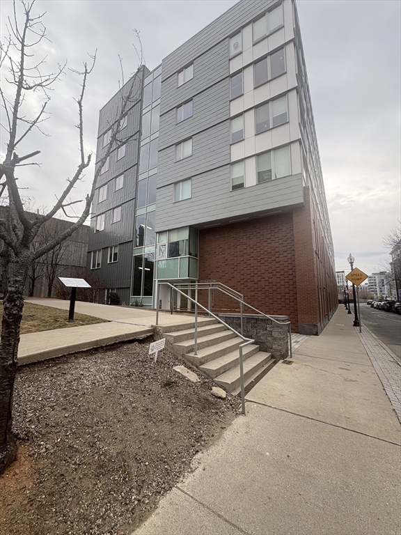 88 Hudson St # 303