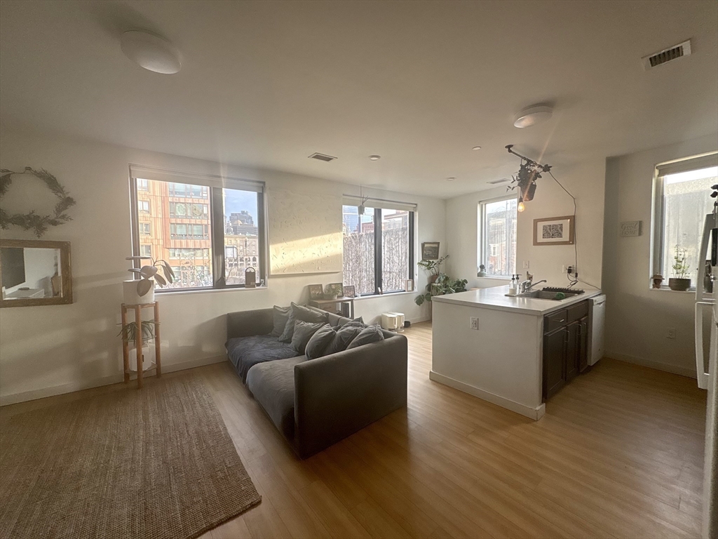 88 Hudson St # 303