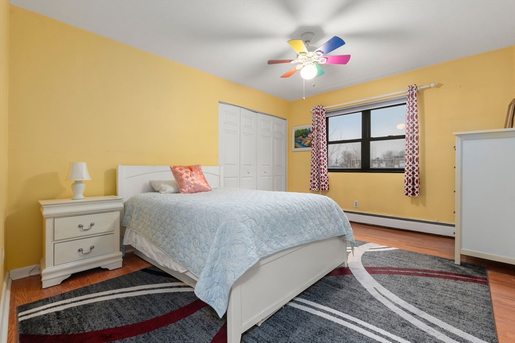 4925 Washington # 201