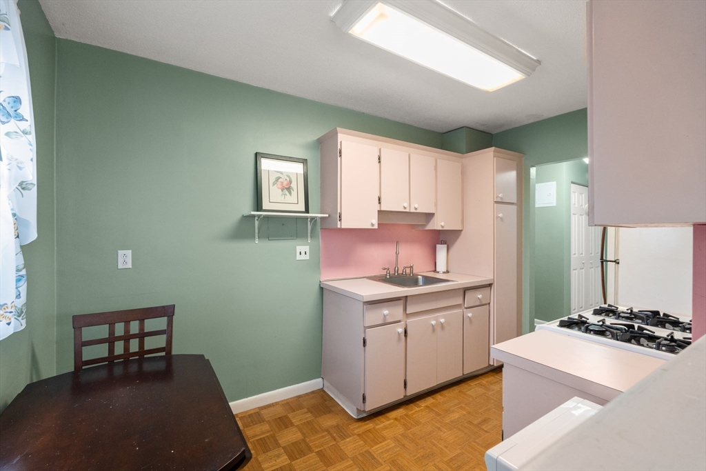 4925 Washington # 201