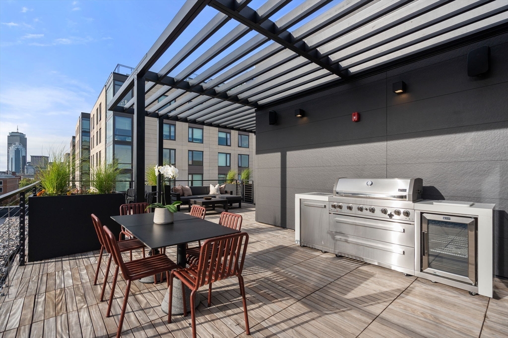 595 Albany Street # 302