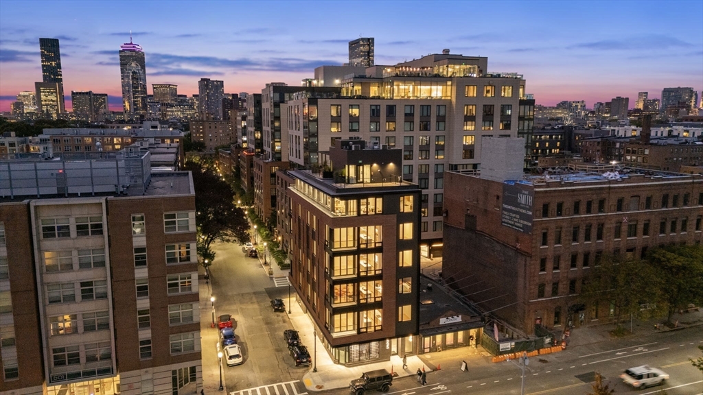 595 Albany Street # 302