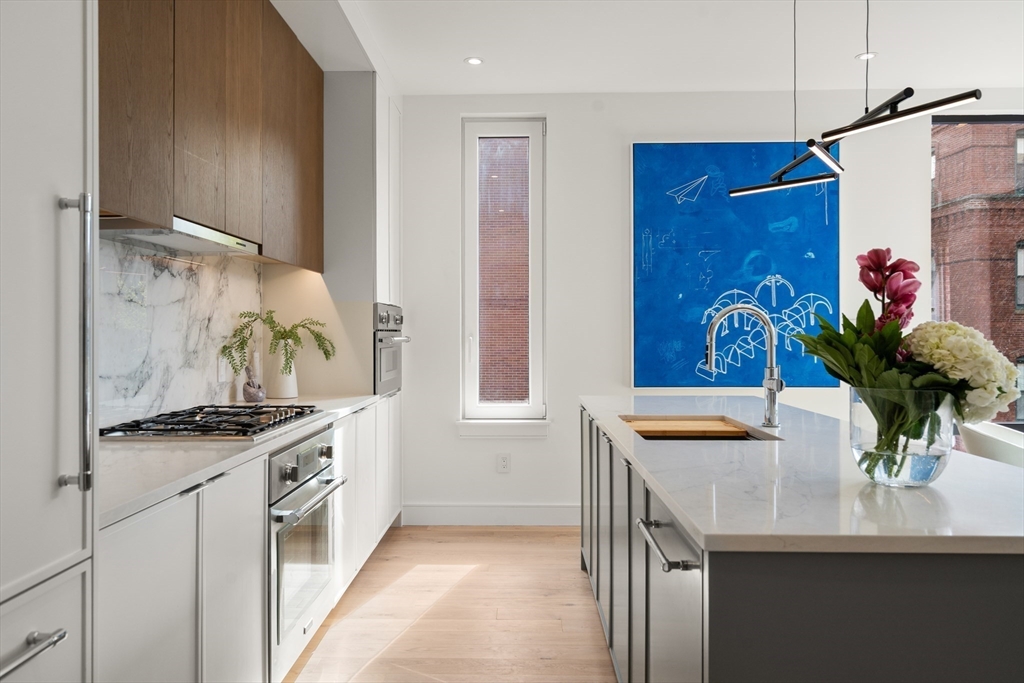 595 Albany Street # 302