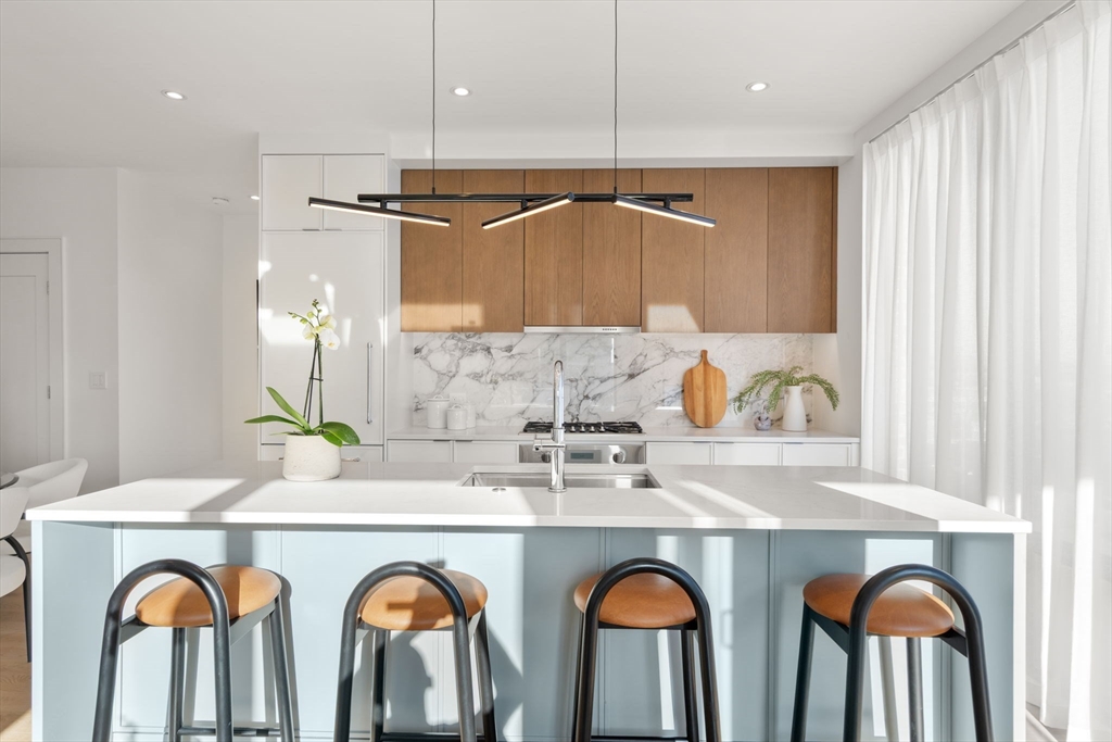 595 Albany Street # 201