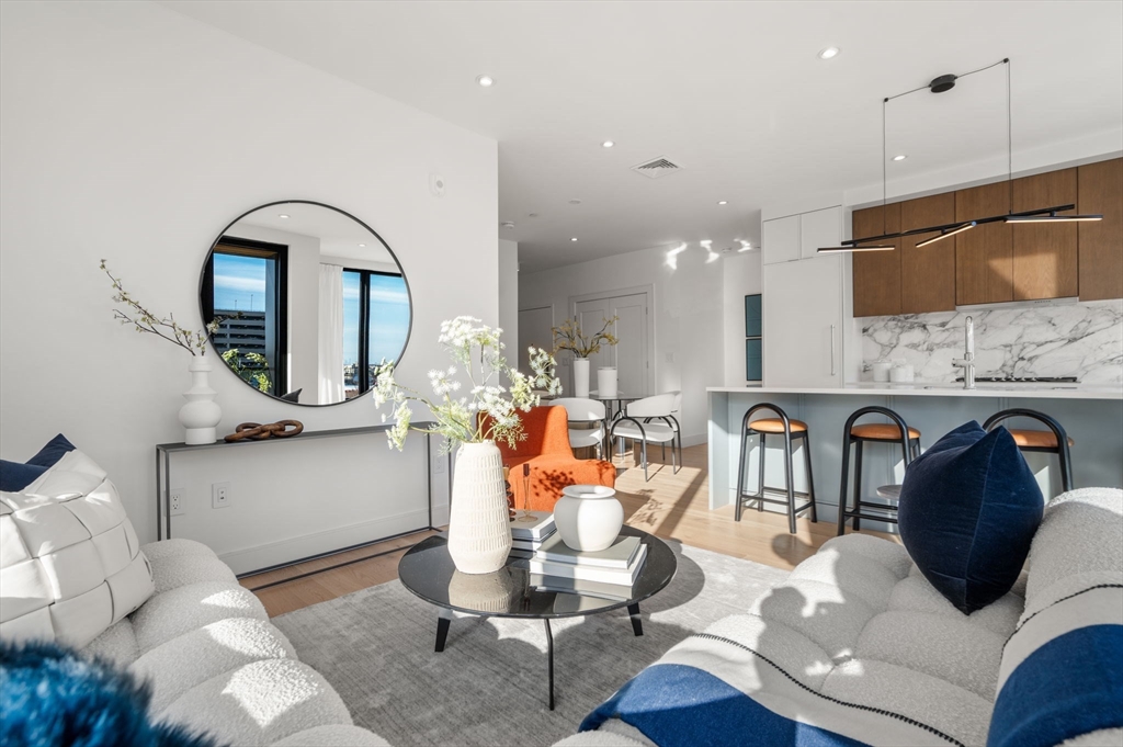 595 Albany Street # 201