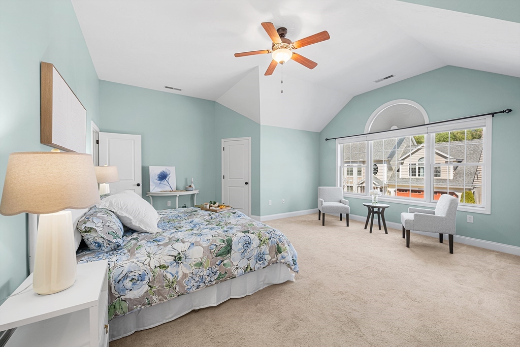 4 Kensington Way # 4