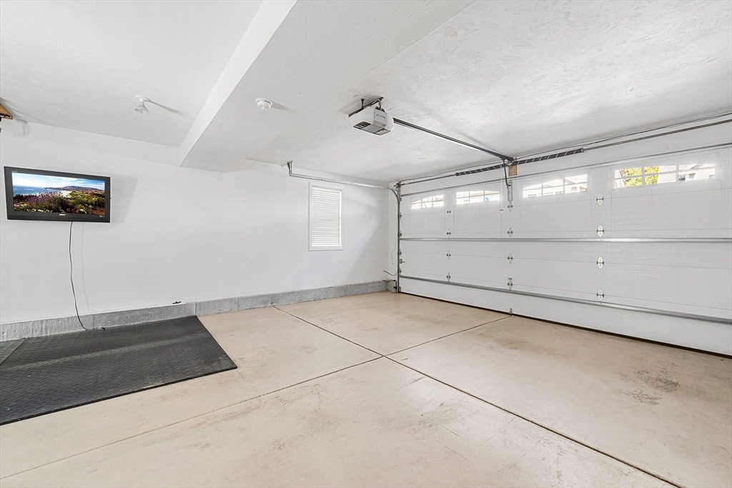 4 Kensington Way # 4