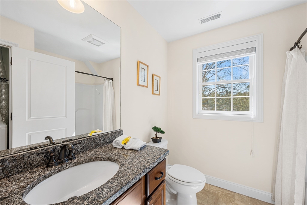 4 Kensington Way # 4