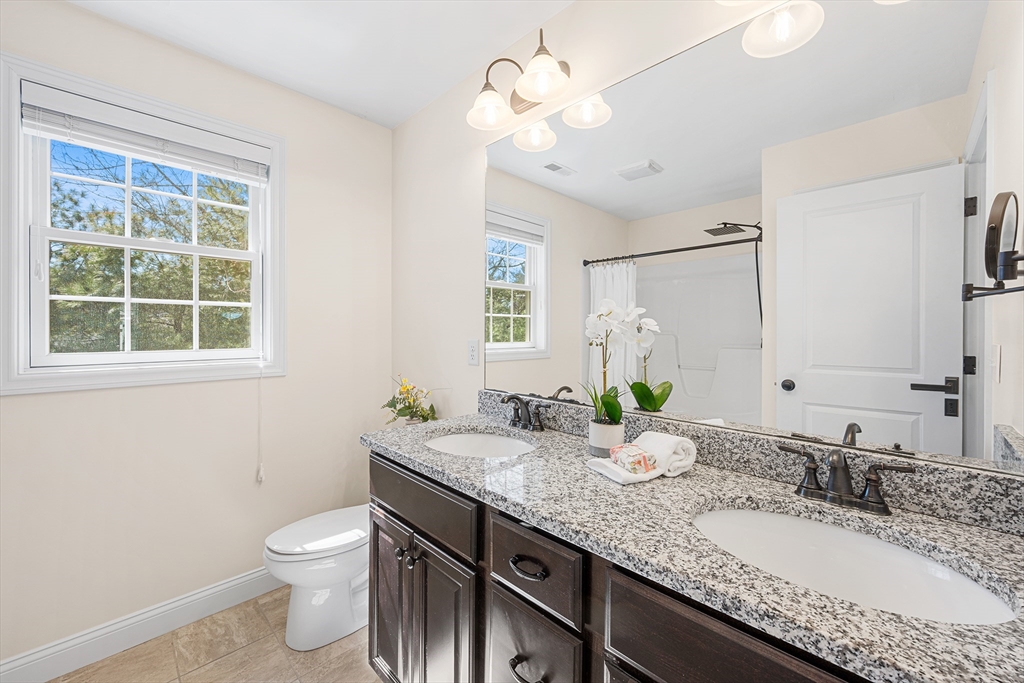 4 Kensington Way # 4